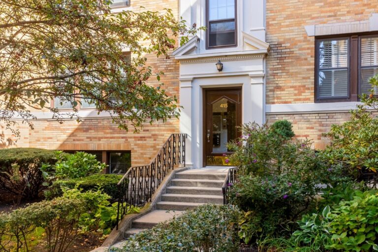 415 Washington St #6 - Brookline, MA
