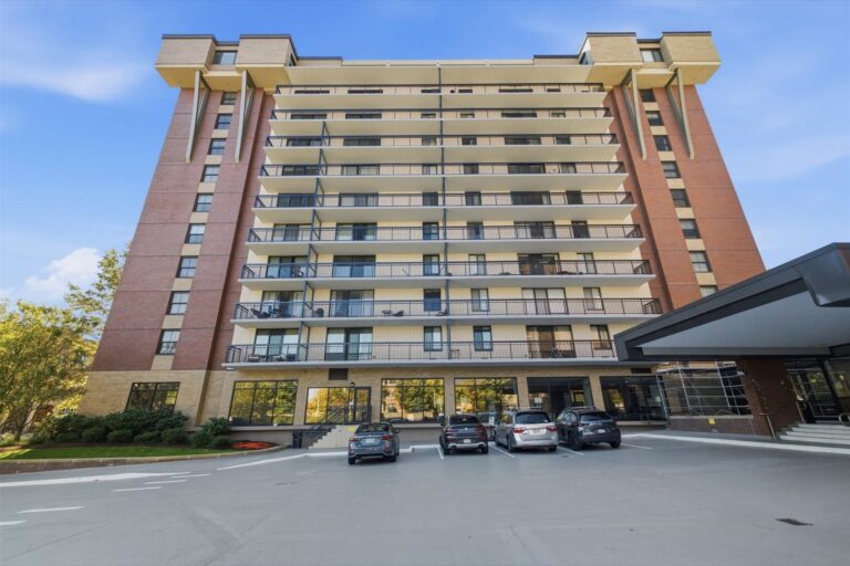 60 Longwood Ave #1003 - Brookline, MA