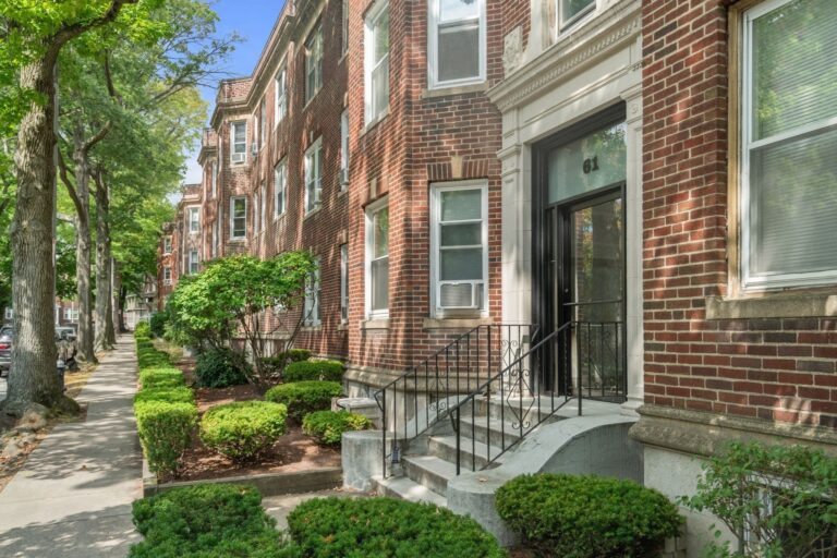 61 Thatcher St #5A - Brookline, MA