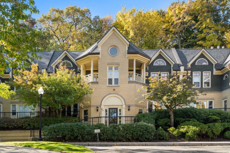 89 Glen Rd #5 - Brookline, MA